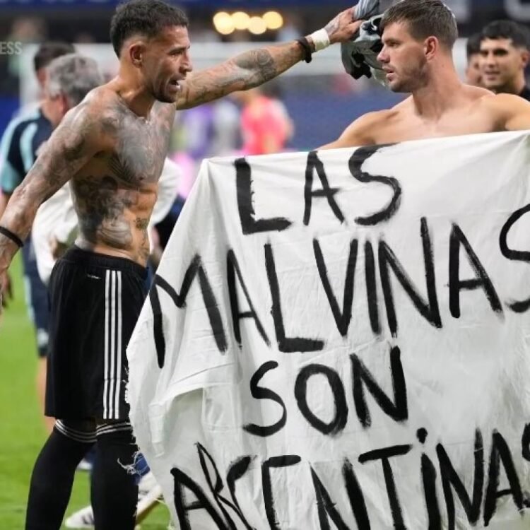 UK urges FIFA to investigate Argentina over Falklands banner at World Cup | Sports