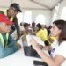 Victims from La Guaira spend 12 hours in line for the census