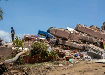 The death toll from the double earthquake in Venezuela rises to 5,398