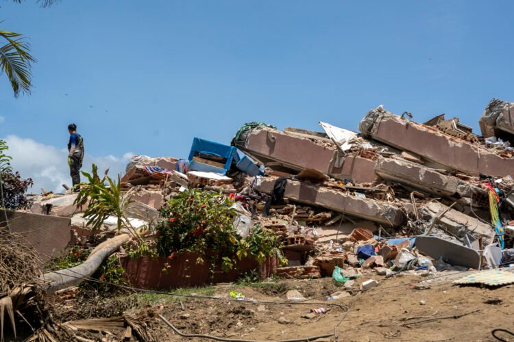 The death toll from the double earthquake in Venezuela rises to 5,398