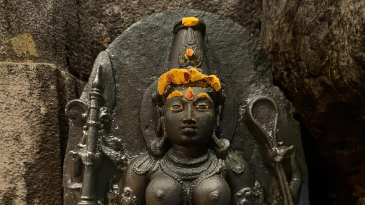 Goddess Saraswati without veena: Sculptures of Pallava, Chola eras reveal an earlier iconography