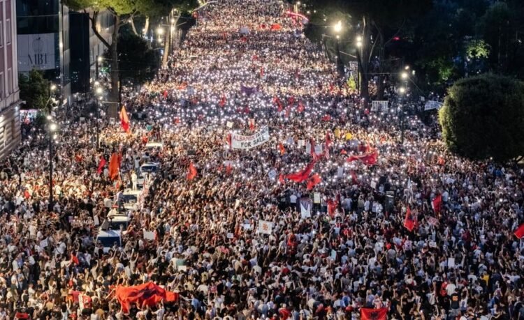 35 days of revolt! The diaspora “landed” today in Tirana, the Albanians do not give up: Rama, resign! – Shqip.com