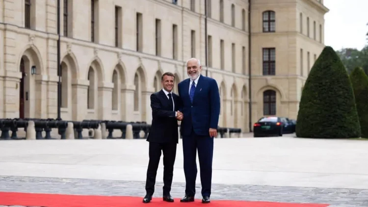 Summit of the Coalition of Volunteers in Paris, Rama shares photos from the meeting with Macron – Shqip.com