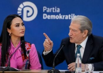 PD interrupts the meeting and turns off the live broadcast, after the tense debate between Kučana and Berisha – Shqip.com
