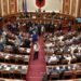 The opposition on the ‘foot’ blocks the pulpit/ SP approves with over 80 votes the reports of independent institutions, the new head of Public Procurement is also voted in – Shqip.com