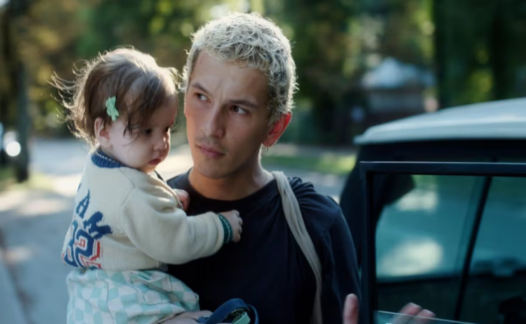 What to see?: A twenty-something gay man stops his party life short to learn how to be a dad