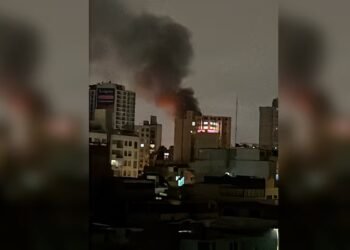 Fire in Magdalena del Mar: emergency mobilizes eight firefighting units