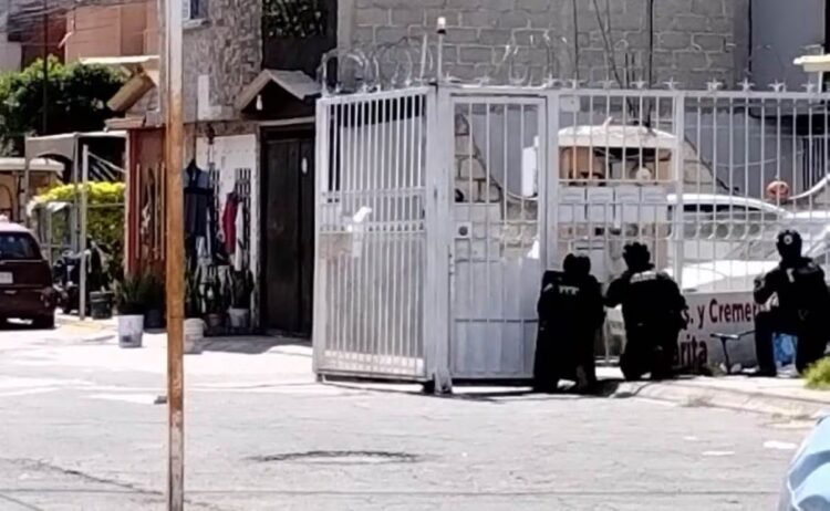 Armed man barricades himself with six hostages in the Los Héroes Tecámac home