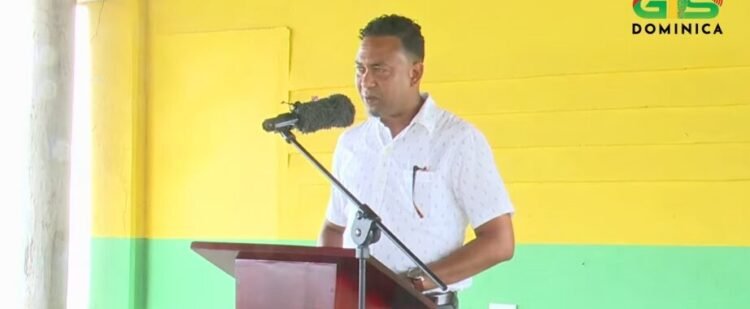 Defoe rejects claims of political bias as government completes hand over of fishing boats