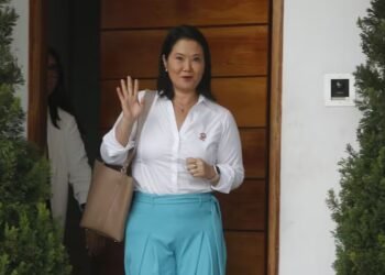 Keiko Fujimori received her credentials as president-elect of Peru