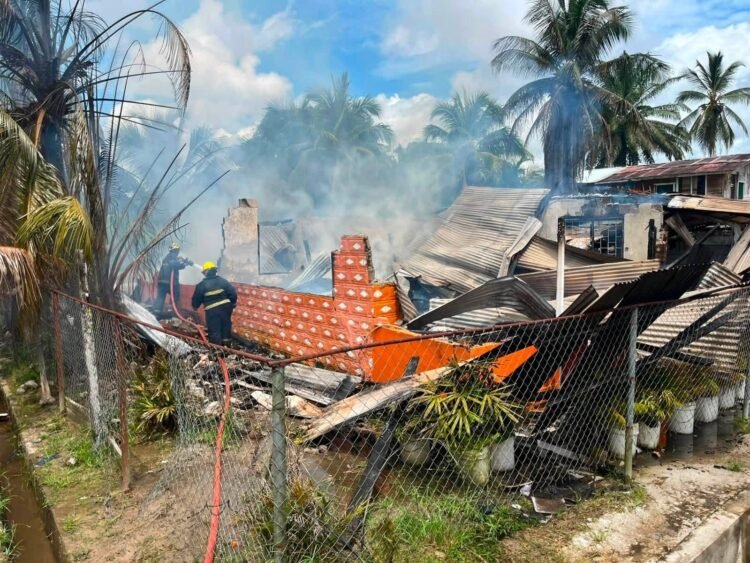 Fire destroys Christianburg house – Kaieteur News