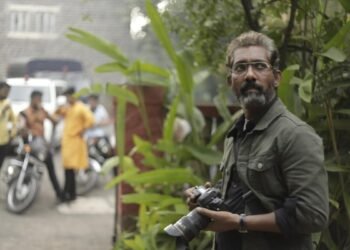 ‘Frame’ movie review: Nagraj Manjule, Amey Wagh humanise a cautionary tale of an artist’s degeneration