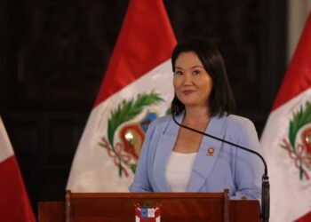 Audacious challenge on the table of power, by Juan Paredes Castro