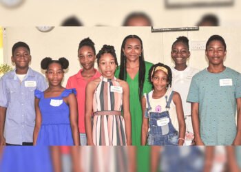 Seven receive RoseGold scholarships for new academic year