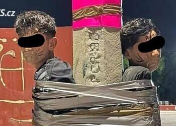 Batman from Mexico. A mysterious guard hunts down the “thieves” and ties them to the lamps with tape