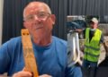 Albania, the land of wonders/ “The Great Master” who brought polyphony to Hollywood, cleans the streets of Vlora! – Shqip.com