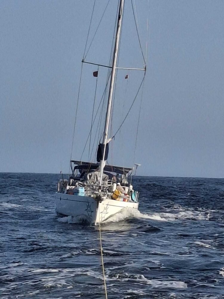 Vessel towed back to safety after stalling at sea