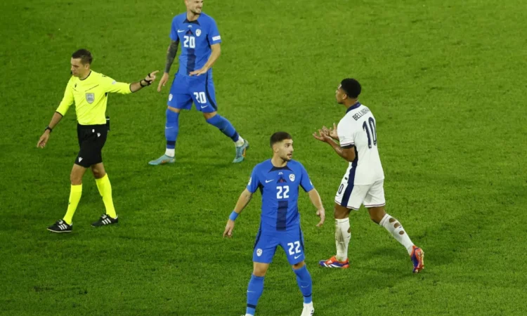 The best football referees in the world