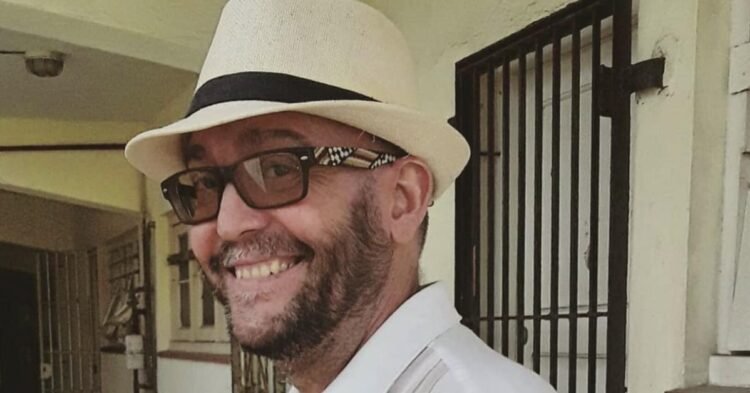Rigoberto Ferrera performs at the ‘El Cabildo’ Cultural Center