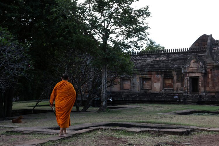 International news ticker: Eight Thai monks killed after child drives truck into procession