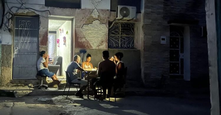 Energy: The electrical system recovers amid protests and police surveillance