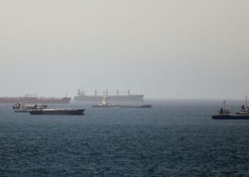 UN to evacuate more than 11,000 sailors stuck on ships in the Gulf