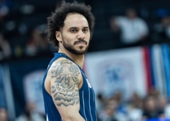 Anadolu Efes said goodbye to Shane Larkin