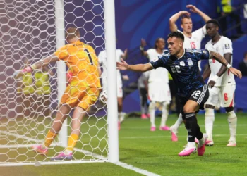 Defending champion Argentina reaches World Cup final by beating England 2-1