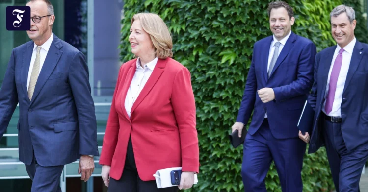 Liveblog Federal Politics: General Practitioners Association calls new sick note rule “absolutely catastrophic”