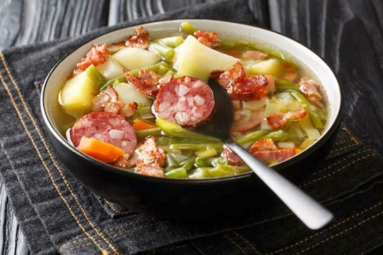 Slobodna Dalmacija – Bean stew is made from only a few ingredients, but because of these details the taste is great and worth trying!