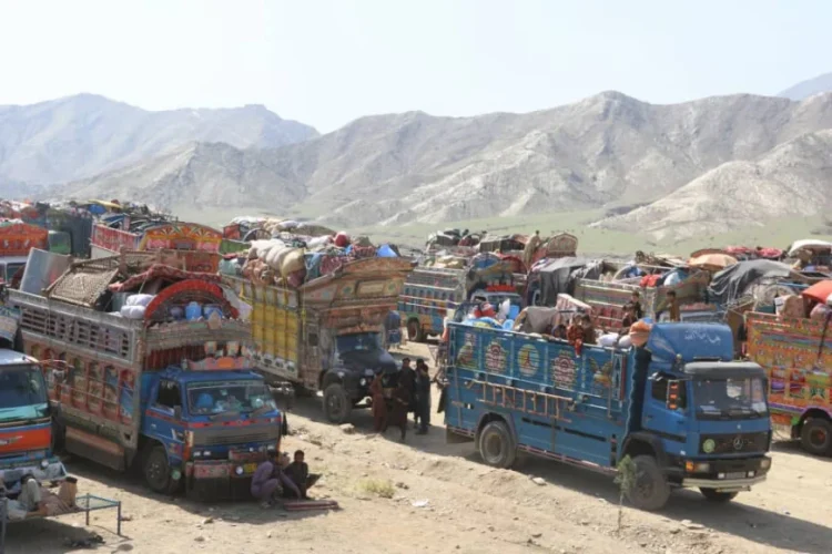 Yesterday, about 500 families of Afghan refugees returned to the country from Pakistan