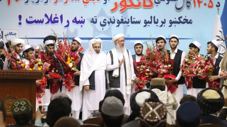 The top successful students of the 1405 General Concourse and Religious Madrasas examinations were honored
