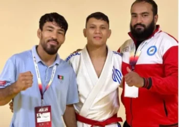 Afghan athlete Mustafa Vakili won the bronze medal in the international jujitsu competition