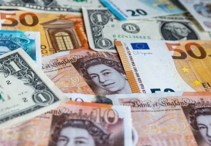 Currency exchange June 30/ How much are the dollar and euro bought and sold, what happens to other currencies