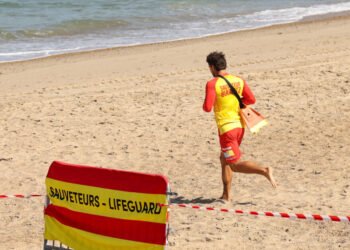 Rock collapse in France: one diver dead, another missing
