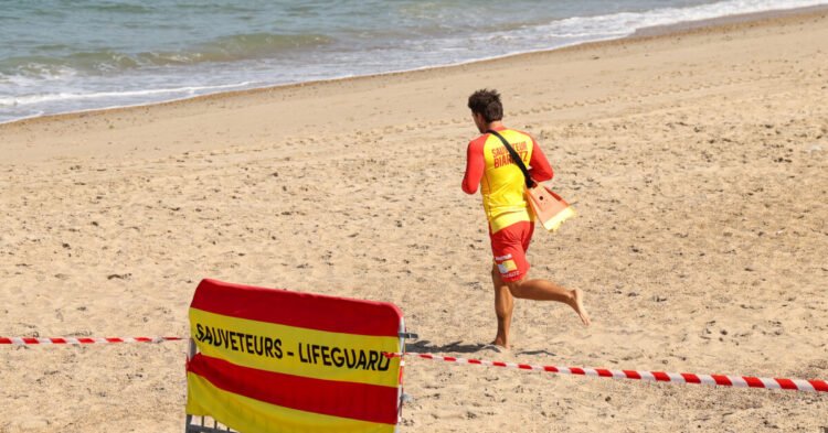 Rock collapse in France: one diver dead, another missing