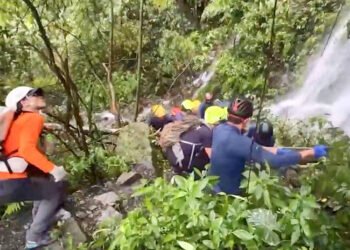 Hikers killed in Taichung rockfall