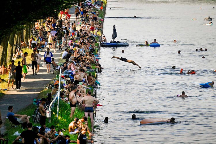 Record heat wave sweeps Germany, Italy