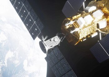 Mission launched to save falling Swift space telescope