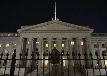 US sanctions 8 tankers, 10 entities for alleged role in Iranian oil trade