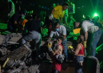 Images Emerge From Quake-Battered Colombia