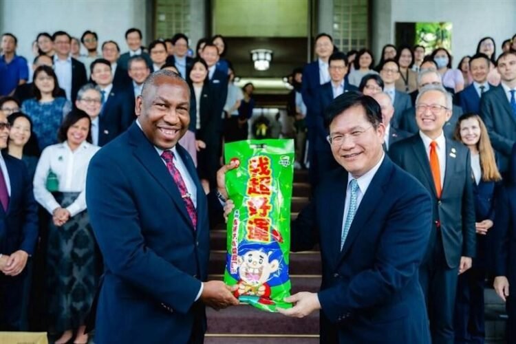 Foreign envoys embrace Ghost Festival spirit with MOFA