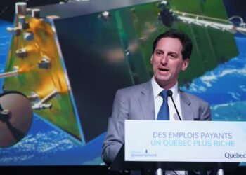 Military satellite deal could set stage for new battle over cabinet secrecy