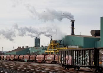 Hamilton steelworkers union, business leaders warn of harder times ahead as Ford promises tariff relief