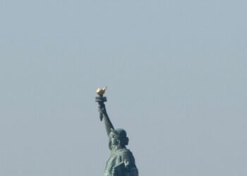 Opinion | The Pompous Proof of an America in Decline