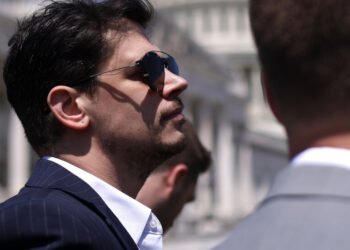 Milo Yiannopoulos, Right-Wing Agitator, Deported Home to U.K.