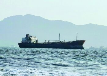 Six Saudi tankers turn away from Gulf of Aden