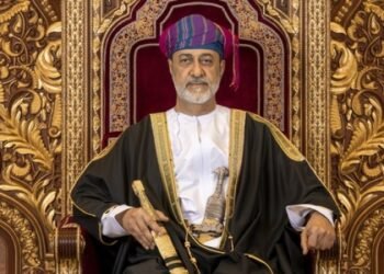 His Majesty returns home – Oman Observer