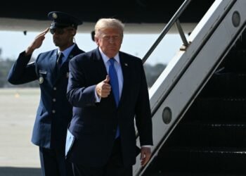 Trump warns Iran to open Hormuz or get ‘hit very hard’