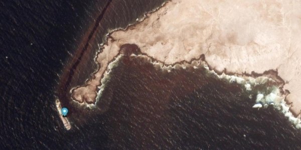 Oman steps up efforts to contain oil spill in Dhofar; no impact on desalination plants